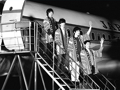 THE BAWDIES